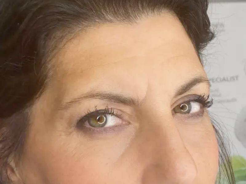 Come coprire i buchi sulle sopracciglia - Microblading Roma