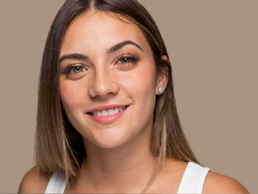 Viso con primi inizi di rughe, trattamenti preventivi
